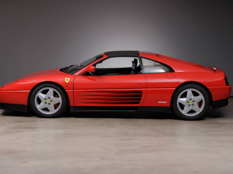 Imagen 7/28 de Ferrari 348 TS (1991)