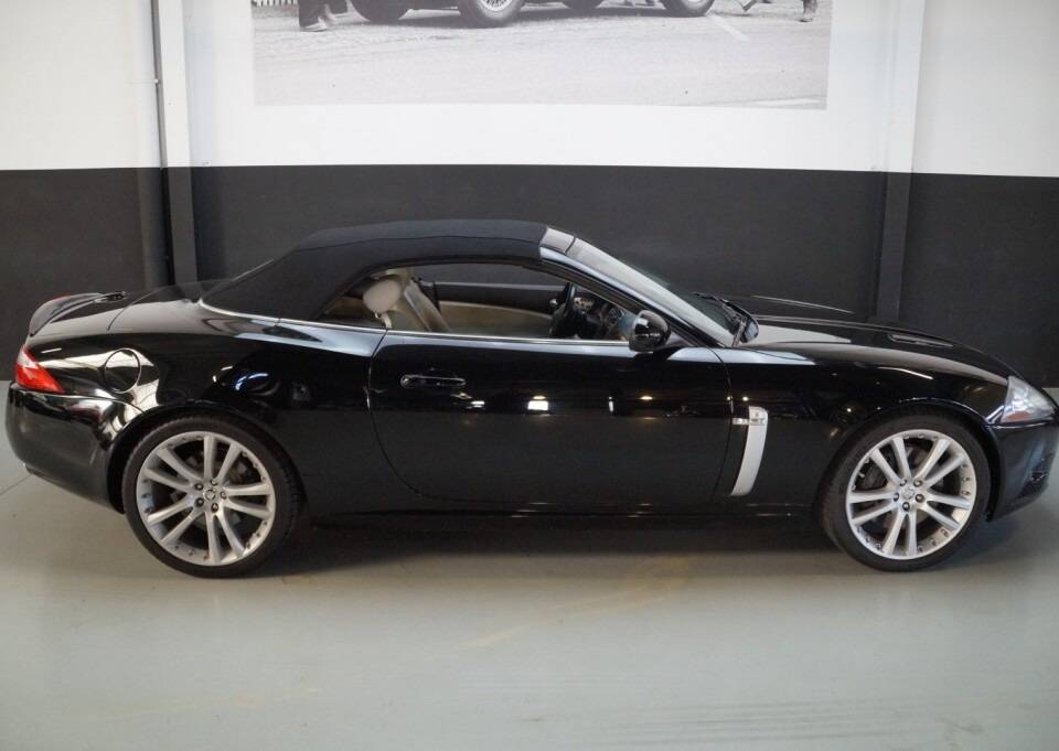 Image 6/65 of Jaguar XKR (2009)