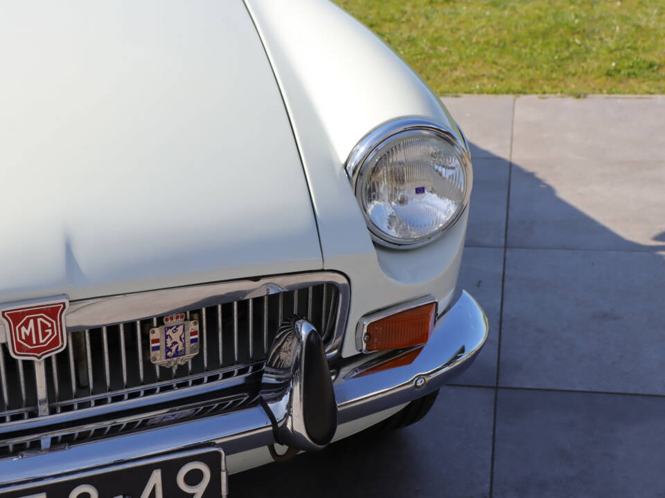 Bild 24/50 von MG MGB (1972)