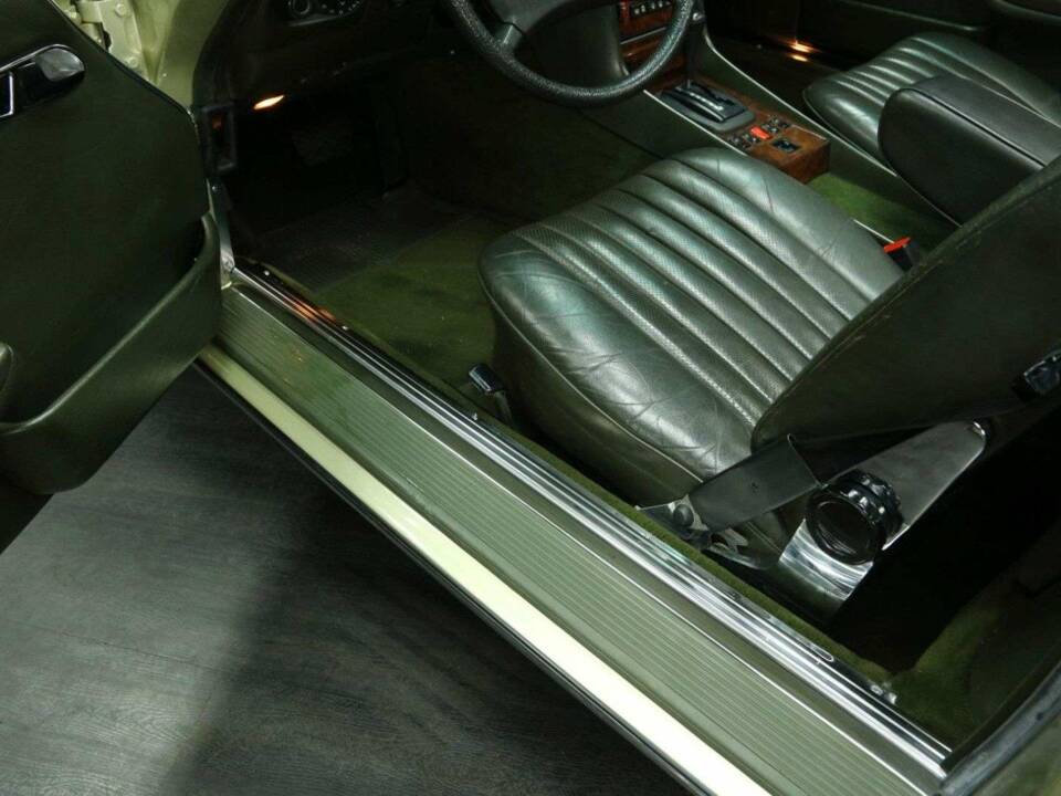 Imagen 10/50 de Mercedes-Benz 380 SL (1984)