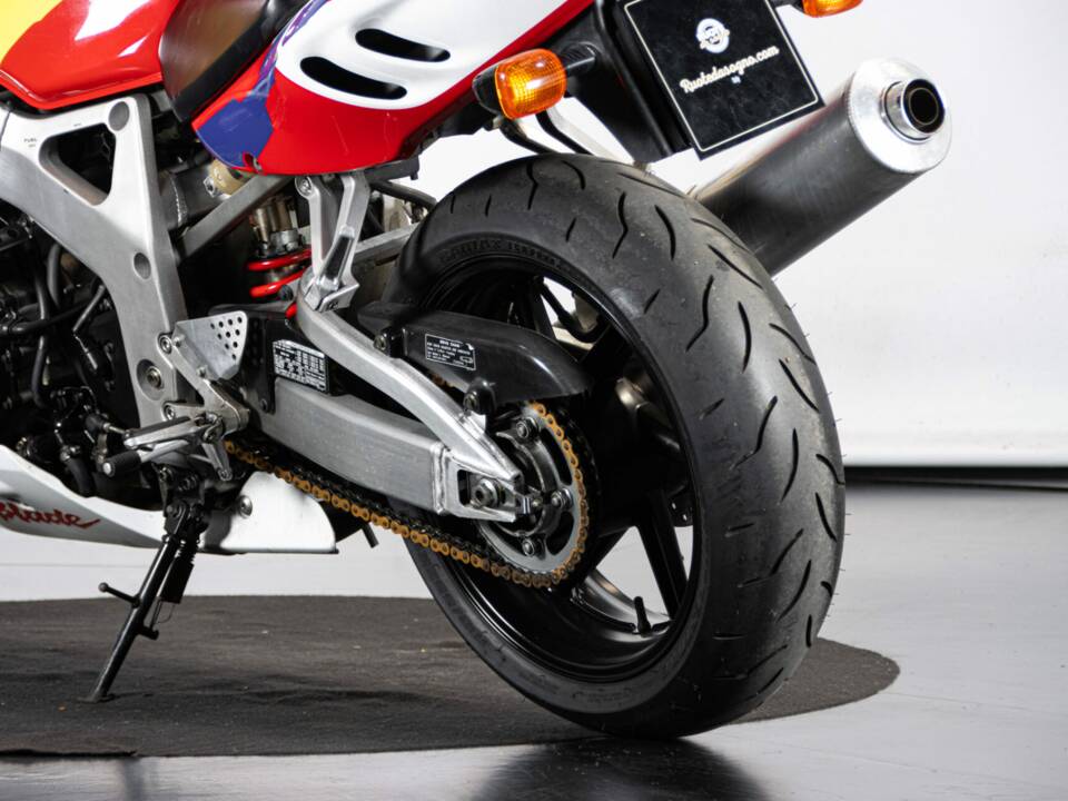 Immagine 12/50 di Honda CBR 900RR Fireblade (1996)