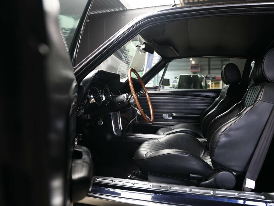 Image 52/57 of Ford Mustang 302 (1968)