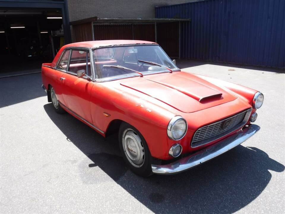 Image 18/20 of Lancia Flaminia Coupe Pininfarina (1962)