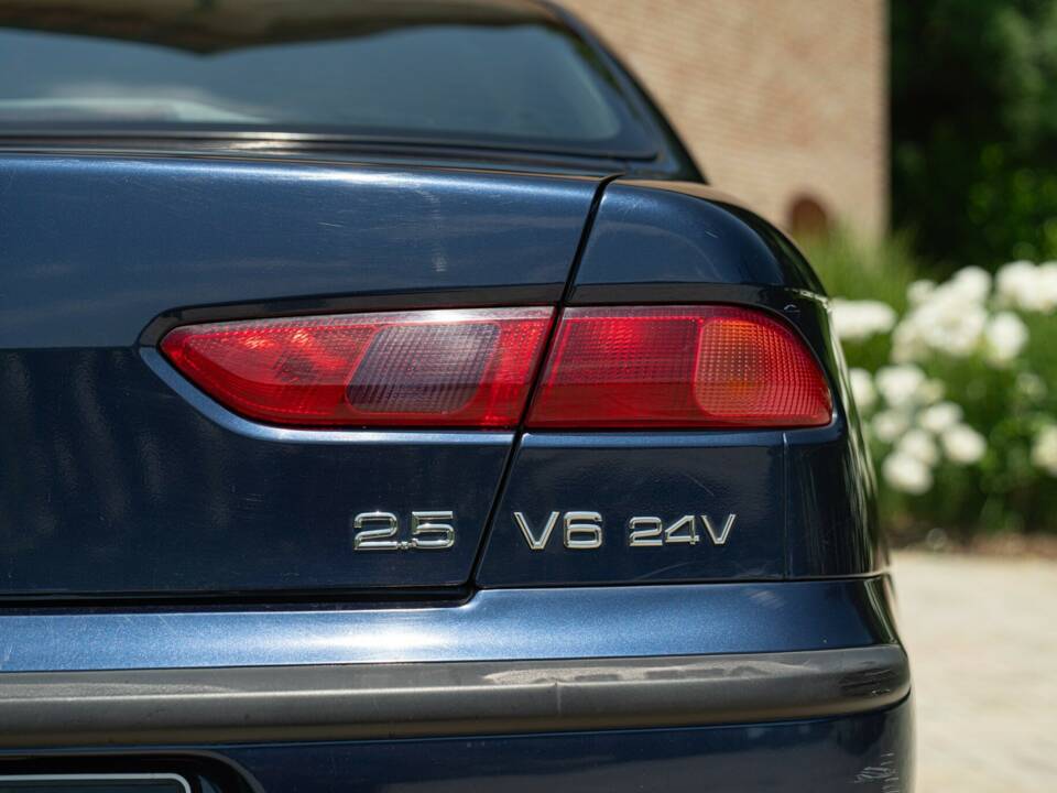 Imagen 18/50 de Alfa Romeo 156 2.5 V6 (2000)