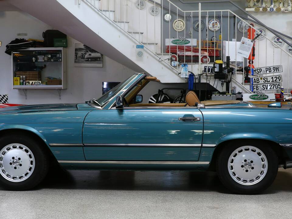 Image 6/25 of Mercedes-Benz 560 SL (1986)