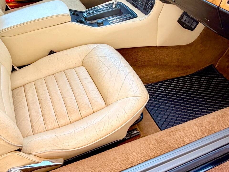 Image 12/17 of Jaguar XJS 5.3 V12 (1985)