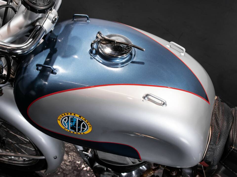 Imagen 9/25 de Beta DUMMY (1953)