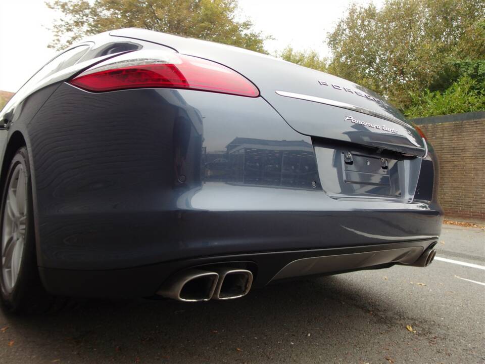 Image 16/99 of Porsche Panamera Turbo (2009)