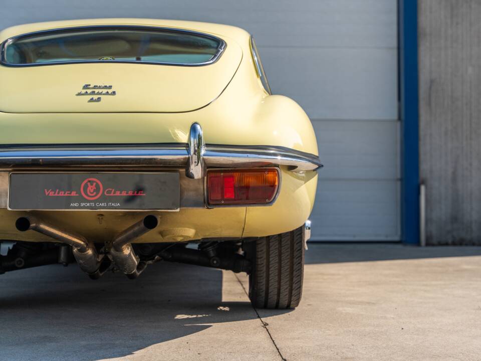 Image 26/78 de Jaguar E-Type (1969)