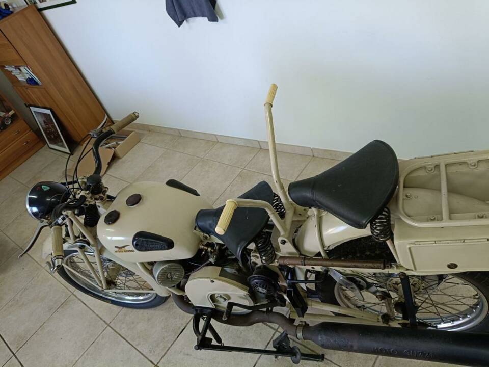 Image 19/36 of Moto Guzzi DUMMY (1976)