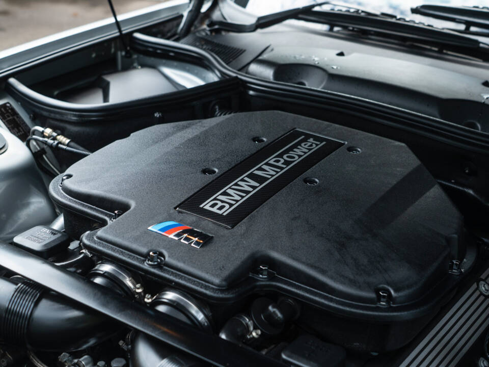 Image 17/53 of BMW Z8 (2001)