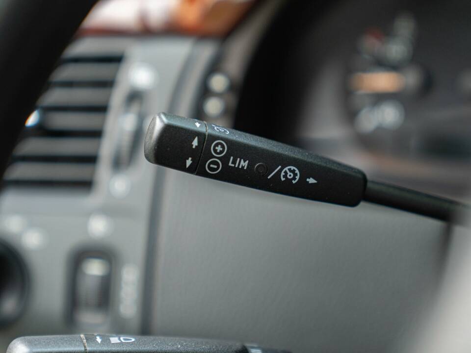 Image 46/50 of Mercedes-Benz E 430 (2000)