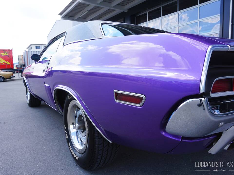 Image 24/59 of Dodge Challenger R&#x2F;T (1971)