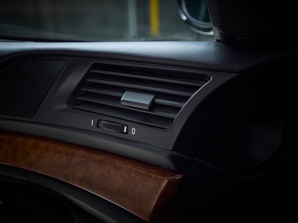 Image 75/99 of BMW M5 (2000)