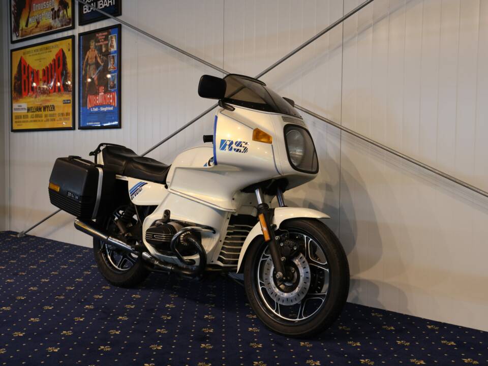 Image 2/32 of BMW R 100 RS (1987)