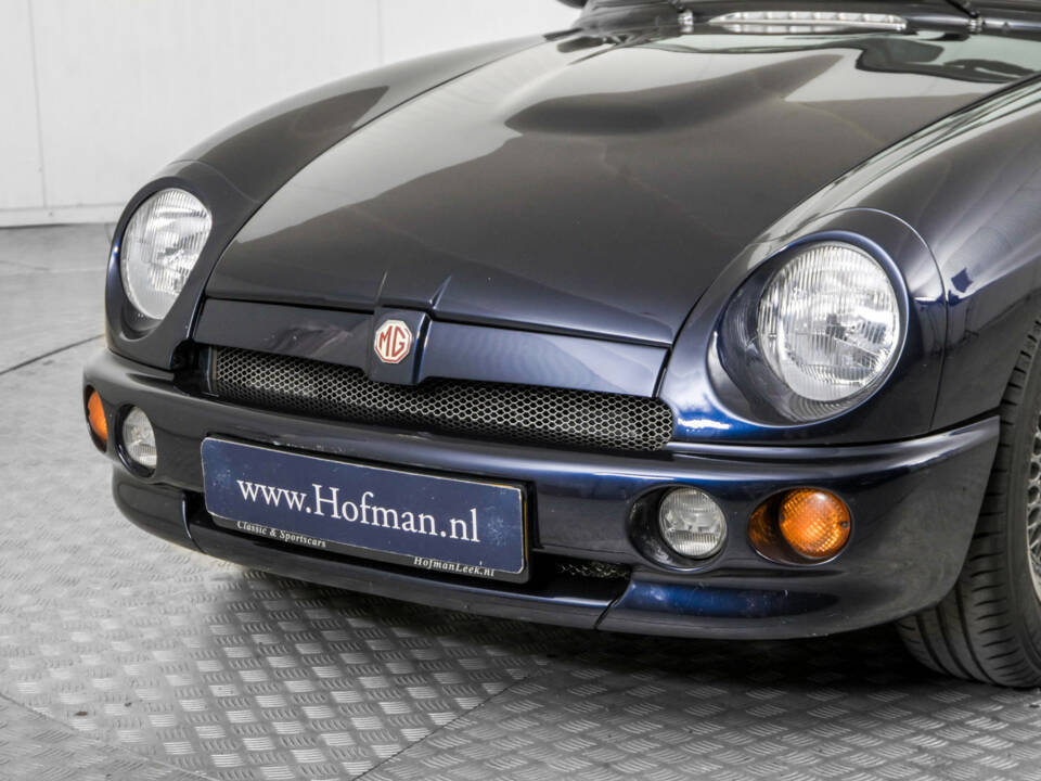 Bild 18/50 von MG RV8 (1993)