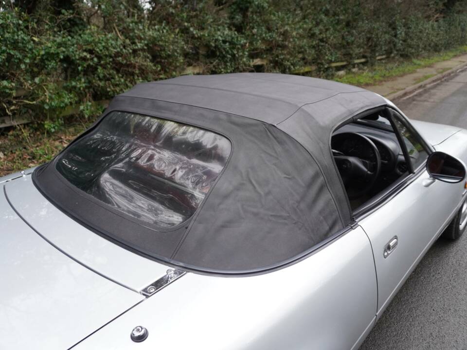 Afbeelding 19/23 van Mazda MX-5 1.8 (1997)