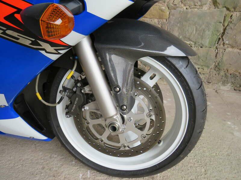 Bild 27/37 von Suzuki DUMMY (2002)