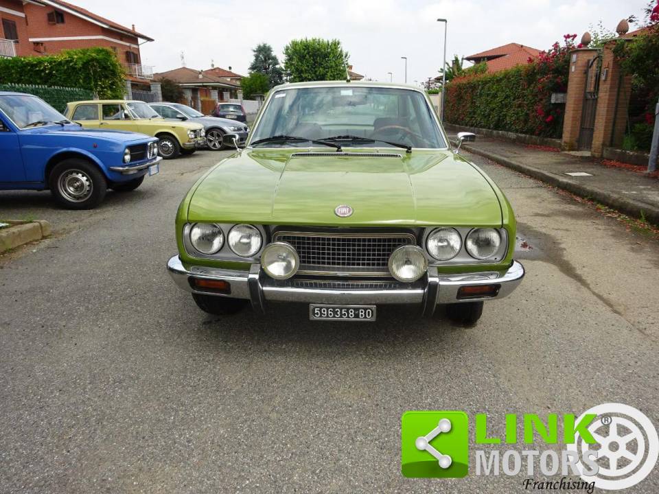 Image 2/10 of FIAT 124 Sport Coupe (1974)