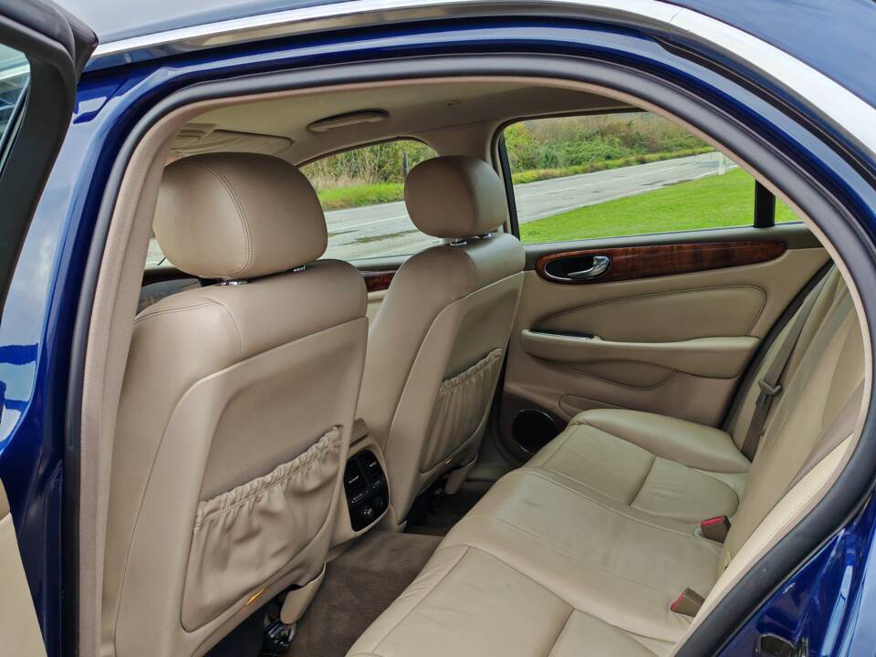 Bild 33/50 von Jaguar XJ 8 3.5 (2003)