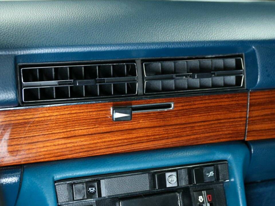 Image 14/29 of Mercedes-Benz 280 SE (1977)