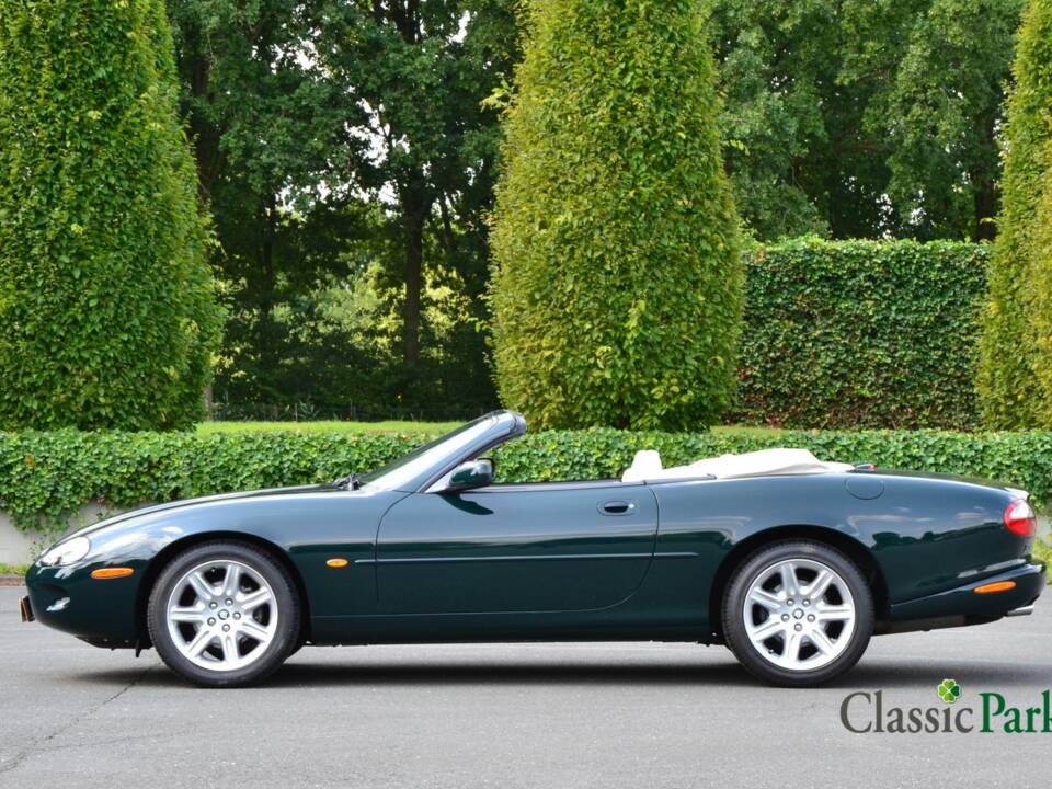 Imagen 2/50 de Jaguar XK8 4.0 (1998)