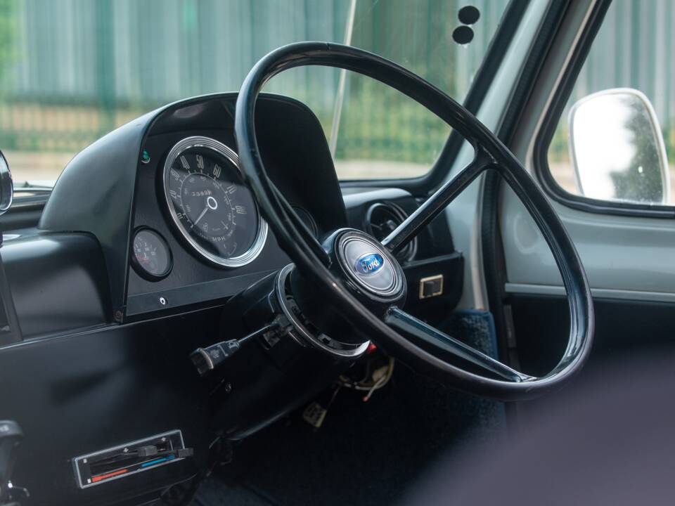 Imagen 36/50 de Ford Transit (1975)