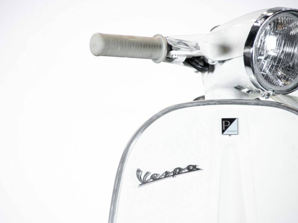 Image 32/49 of Piaggio Vespa 50 SS (1966)