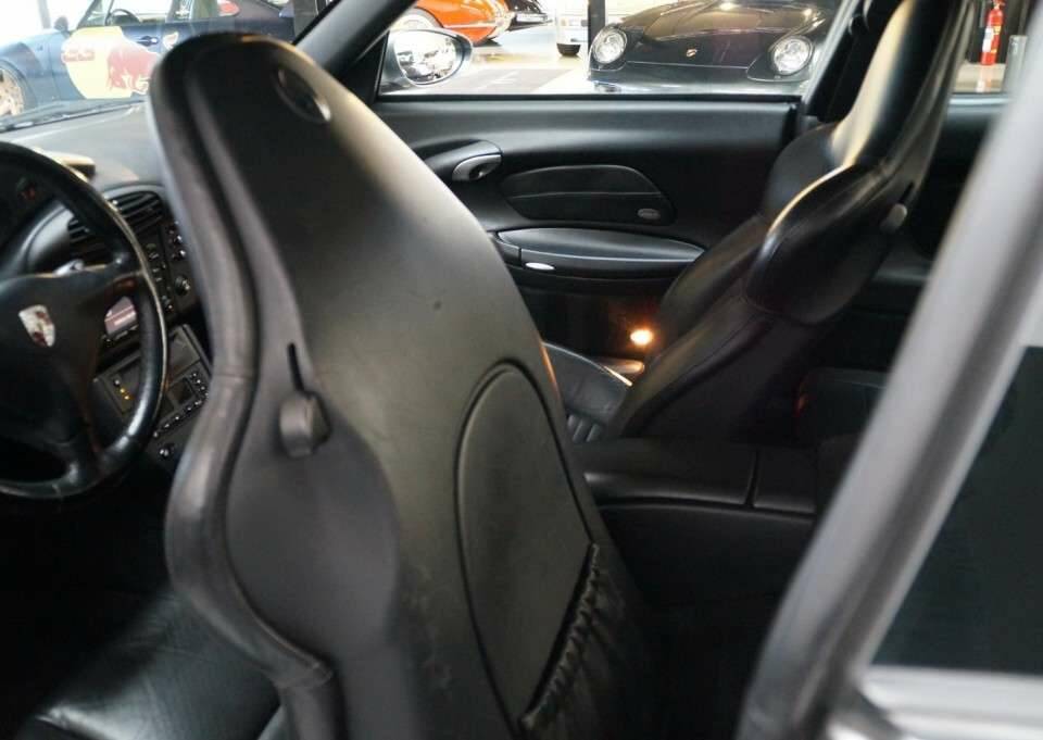 Image 47/50 of Porsche 911 Carrera (2001)