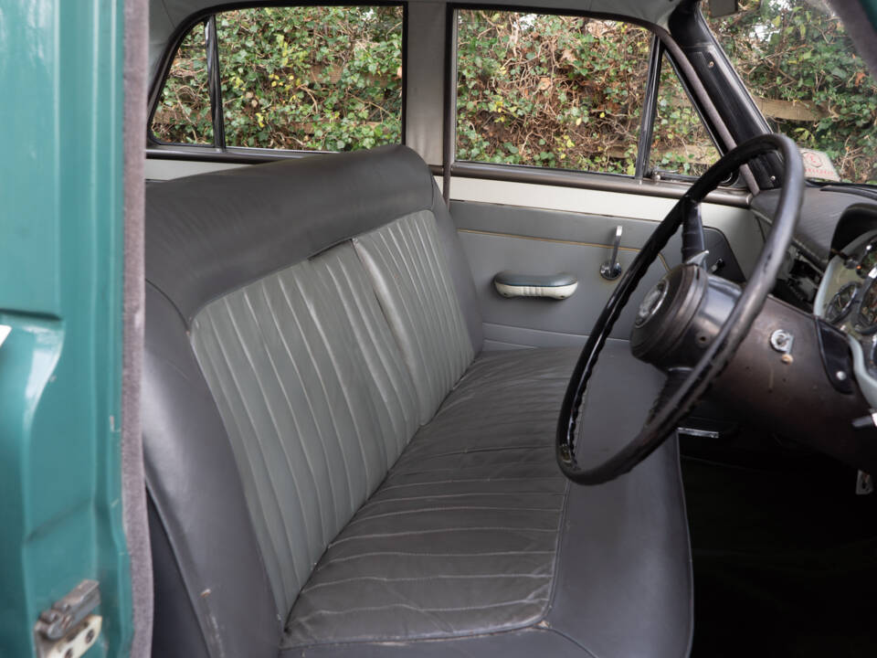 Bild 9/15 von Standard Vanguard Luxury Six (1962)