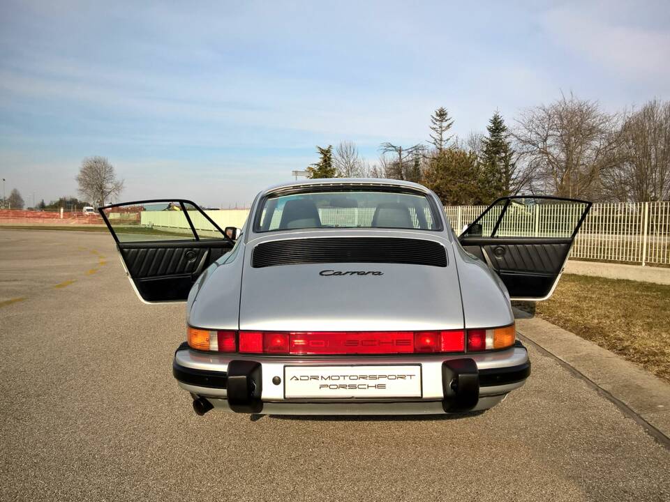 Imagen 4/24 de Porsche 911 Carrera 3.2 (1988)