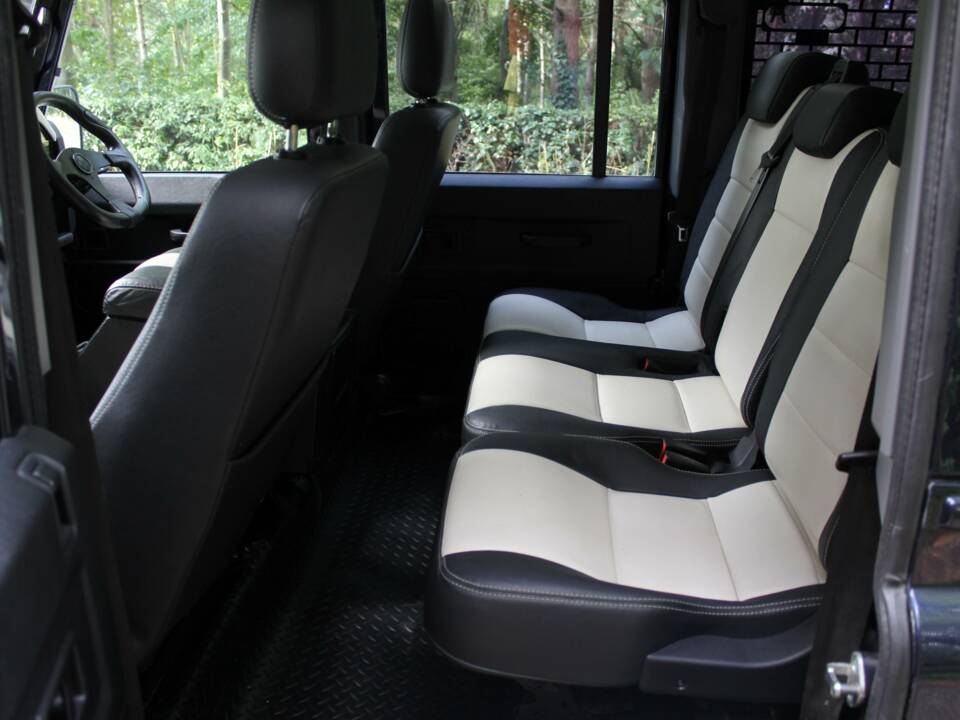 Bild 14/18 von Land Rover Defender 110 (2014)