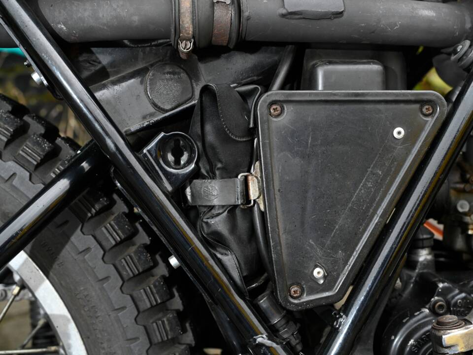 Immagine 10/23 di Yamaha DT 400 (1978)