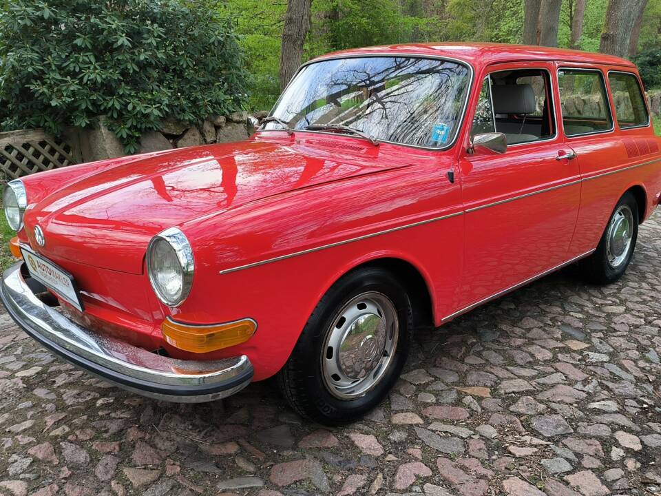 Image 2/53 of Volkswagen 1600 Variant (1972)