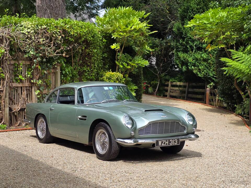 Imagen 2/82 de Aston Martin DB 5 (1965)