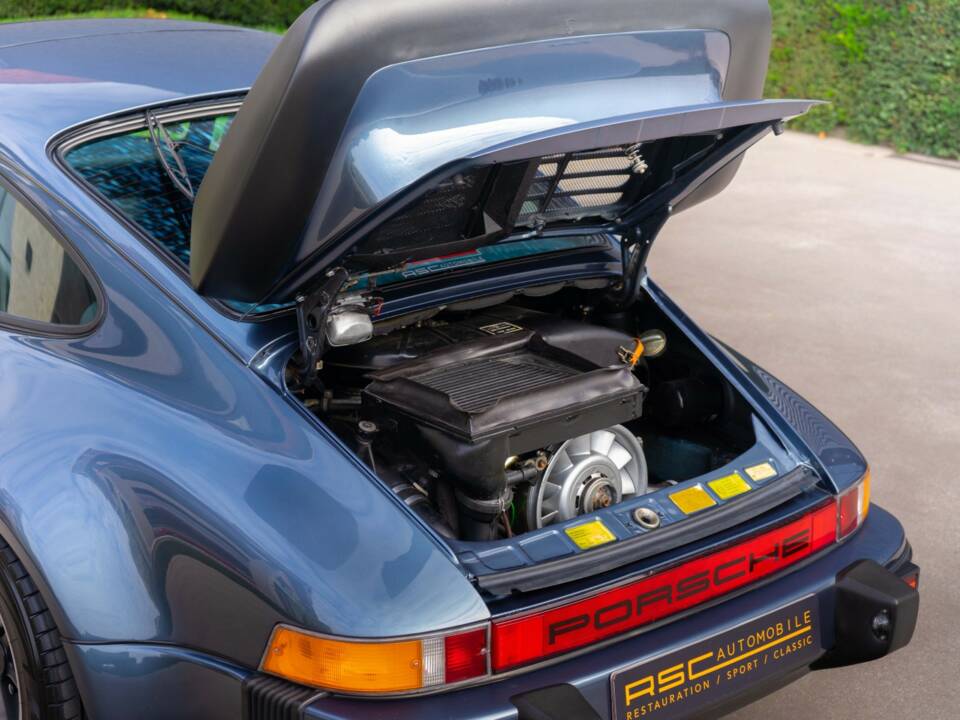 Image 13/15 de Porsche 911 Turbo 3.3 (1982)