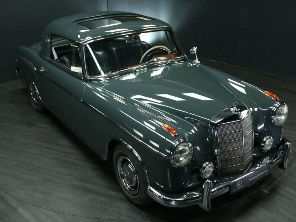Bild 46/49 von Mercedes-Benz 220 SE (1960)