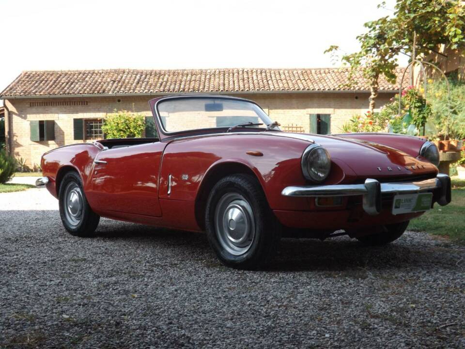 Image 7/50 of Triumph Spitfire Mk III (1968)