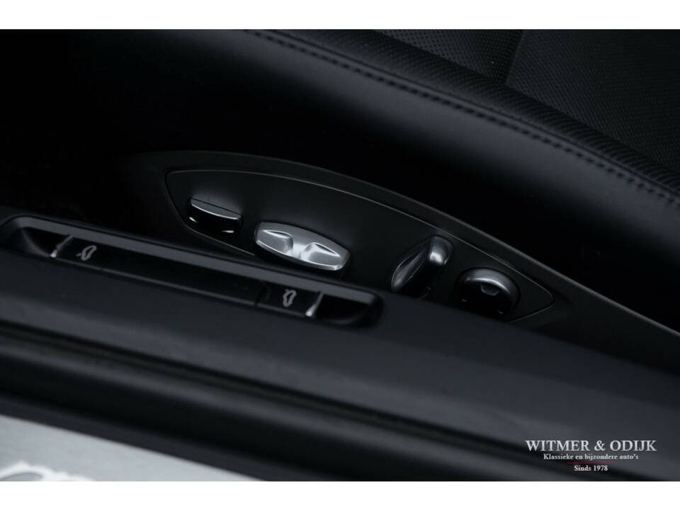 Image 14/29 of Porsche 911 Carrera S (2012)