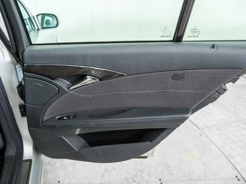 Bild 41/50 von Mercedes-Benz E 200 Kompressor T (2003)