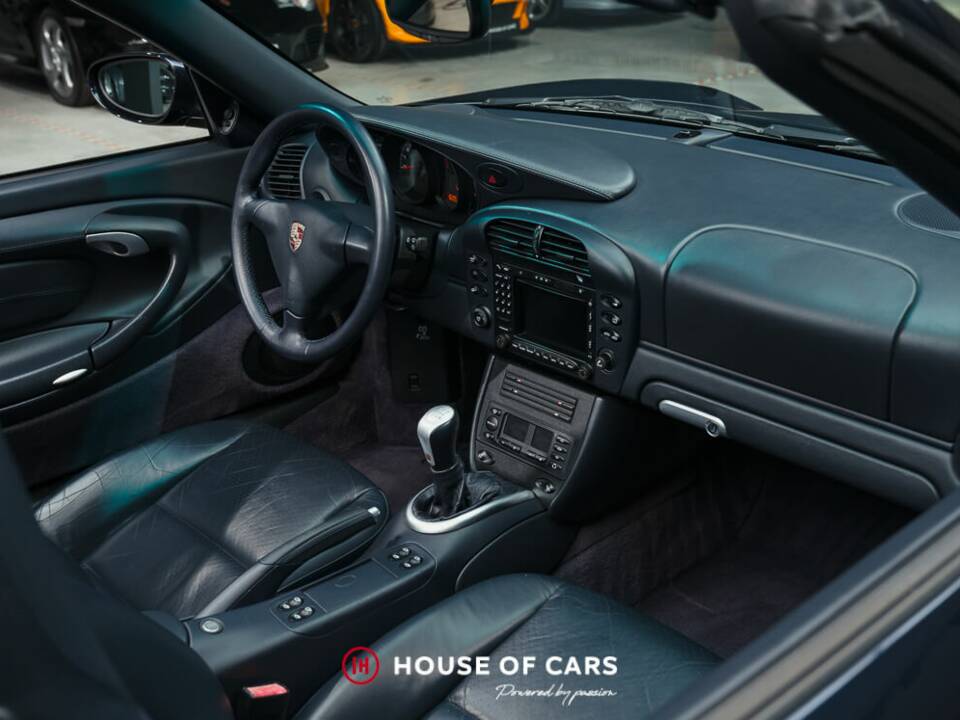 Imagen 18/25 de Porsche 911 Carrera (2004)