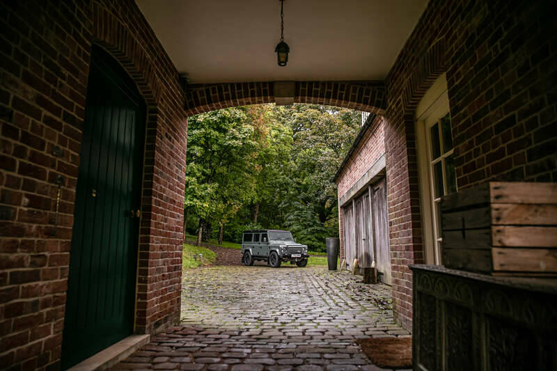 Image 15/50 of Land Rover Defender 110 Works V8 (2011)