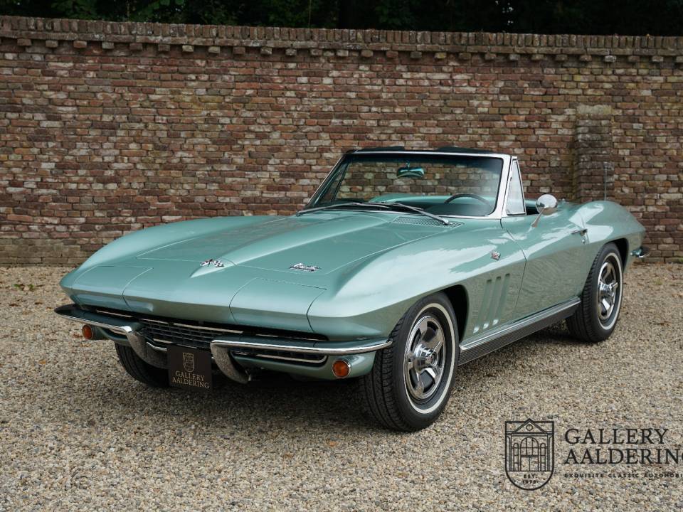 Image 22/50 of Chevrolet Corvette Sting Ray Convertible (1966)
