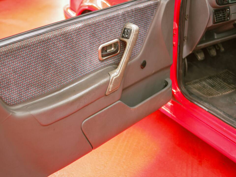 Bild 18/23 von Ford Escort turbo RS (1986)