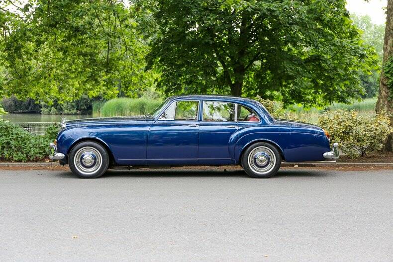 Image 5/49 of Bentley S 3 Continental Flying Spur (1964)