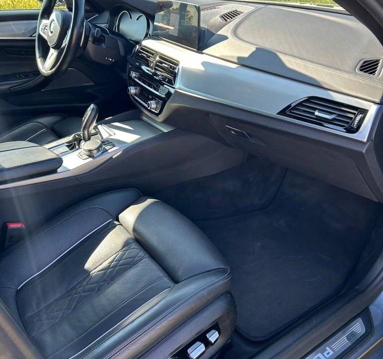 Imagen 5/9 de BMW M550d xDrive Touring (2018)