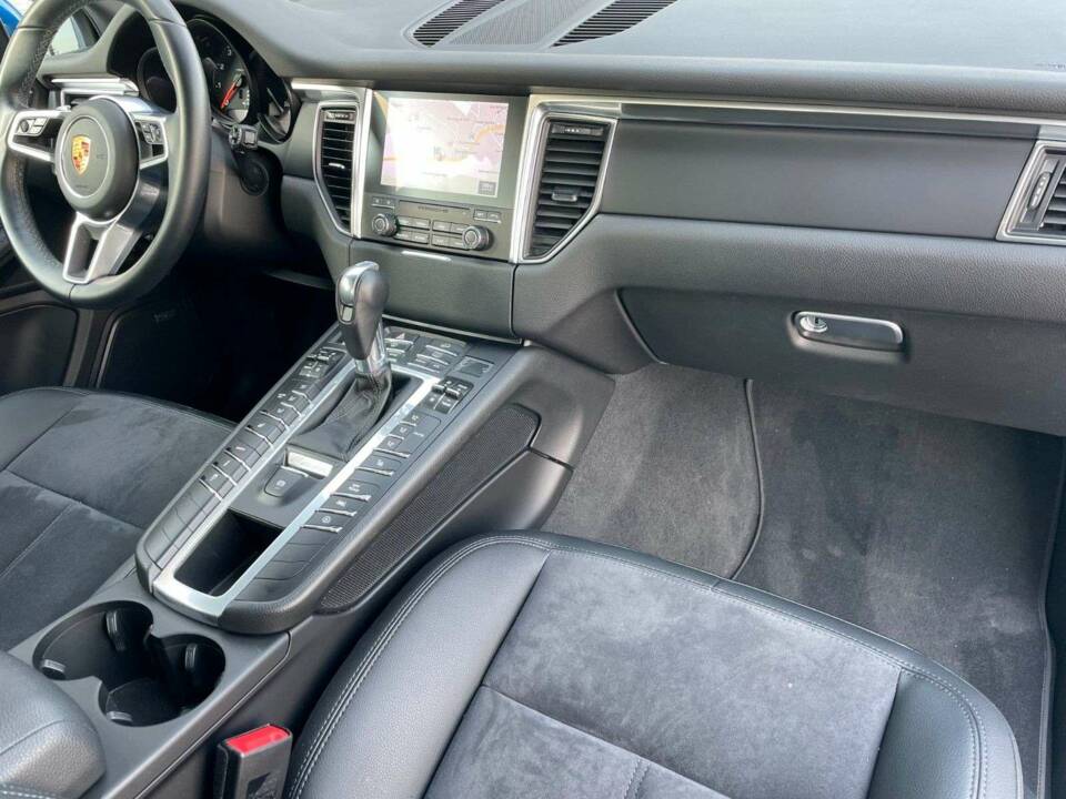 Image 12/19 of Porsche Macan (2018)