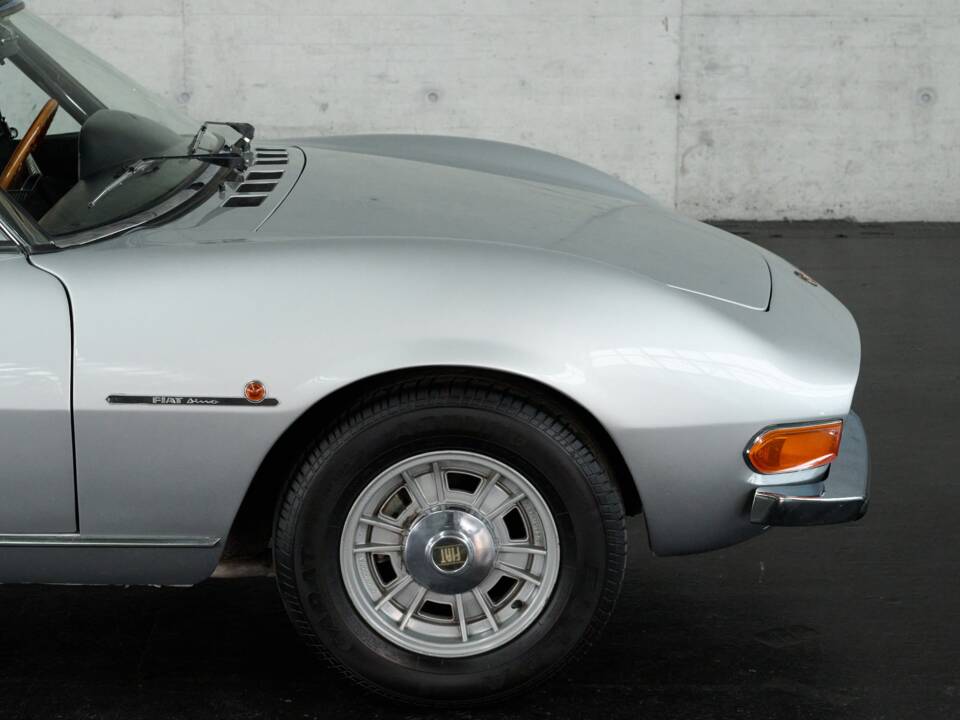 Imagen 50/50 de FIAT Dino 2400 Spider (1971)