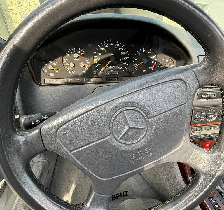 Bild 8/8 von Mercedes-Benz 300 SL-24 (1992)