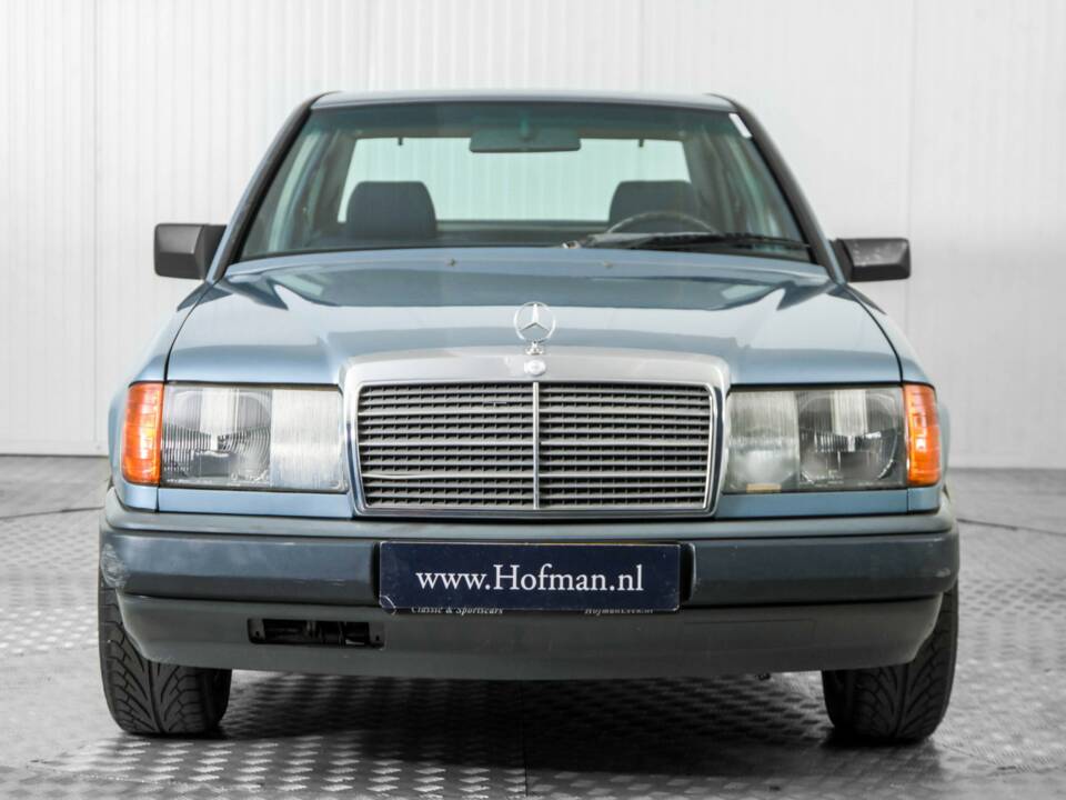 Bild 14/50 von Mercedes-Benz 230 E (1985)